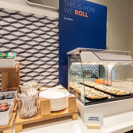 Holiday Inn Express & Suites Kansas City Airport By Ihg Luaran gambar