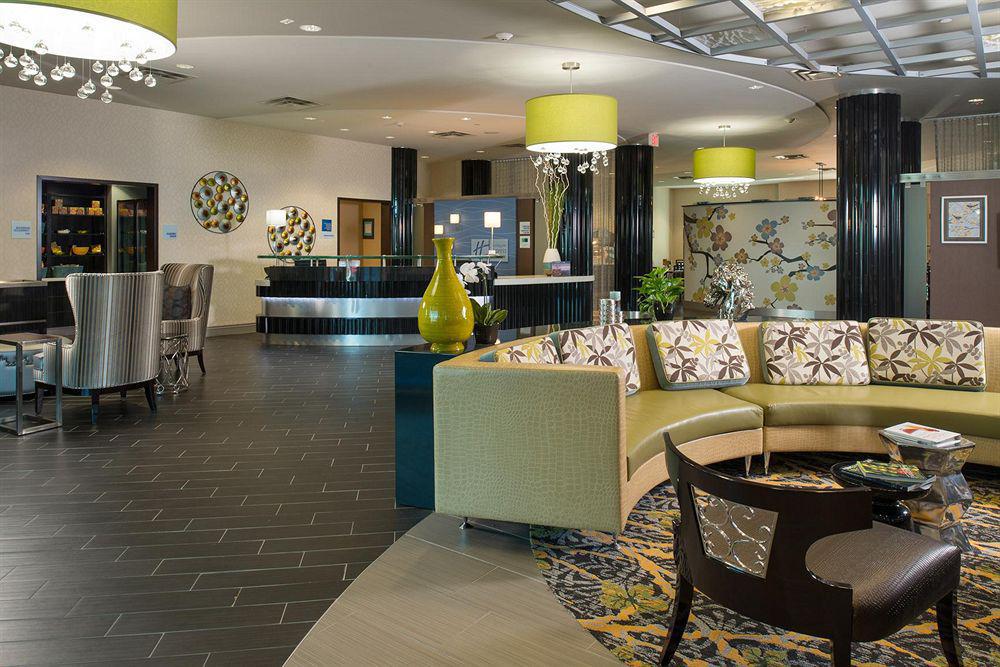 Holiday Inn Express & Suites Kansas City Airport By Ihg Dalaman gambar