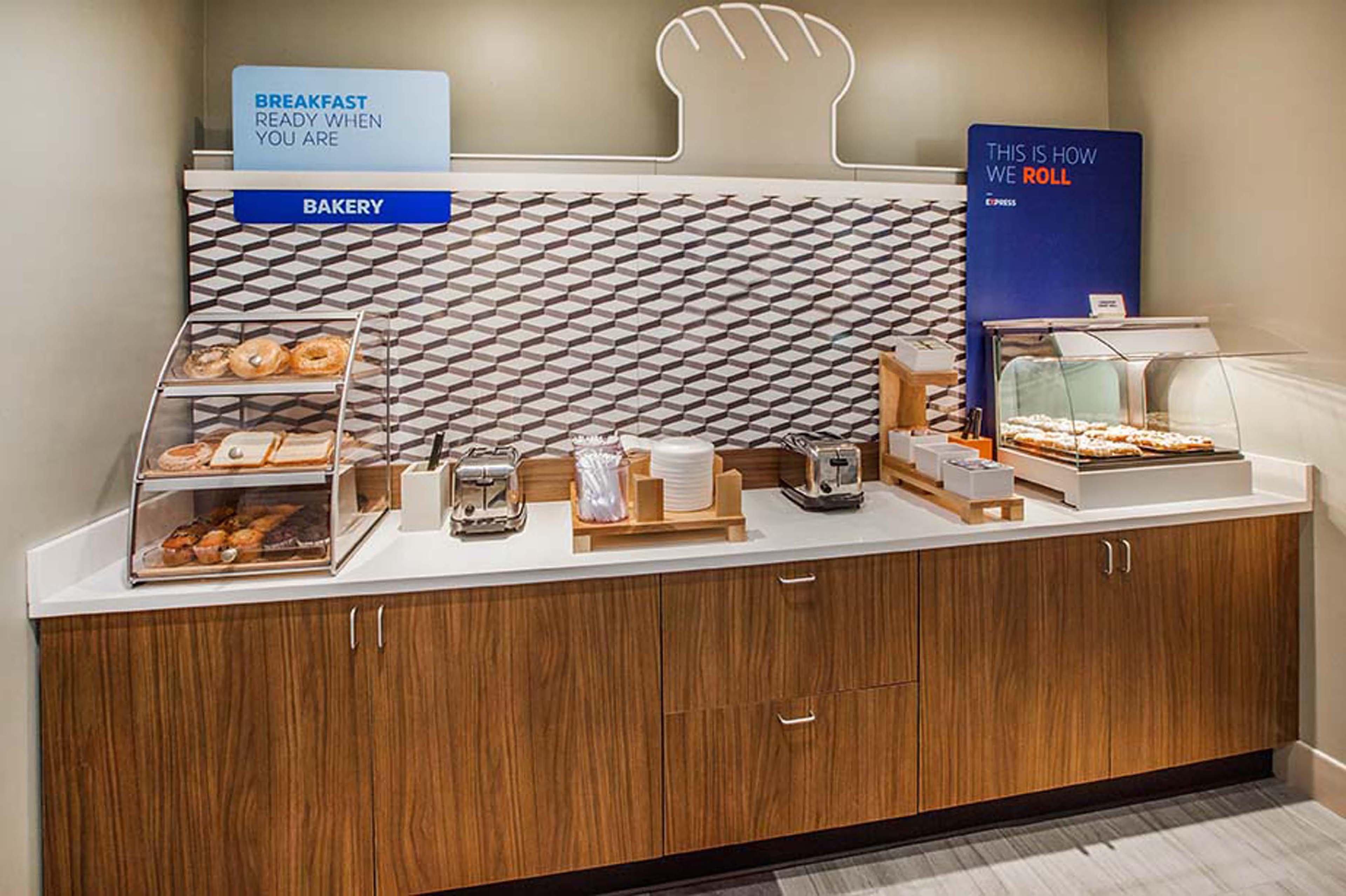 Holiday Inn Express & Suites Kansas City Airport By Ihg Luaran gambar