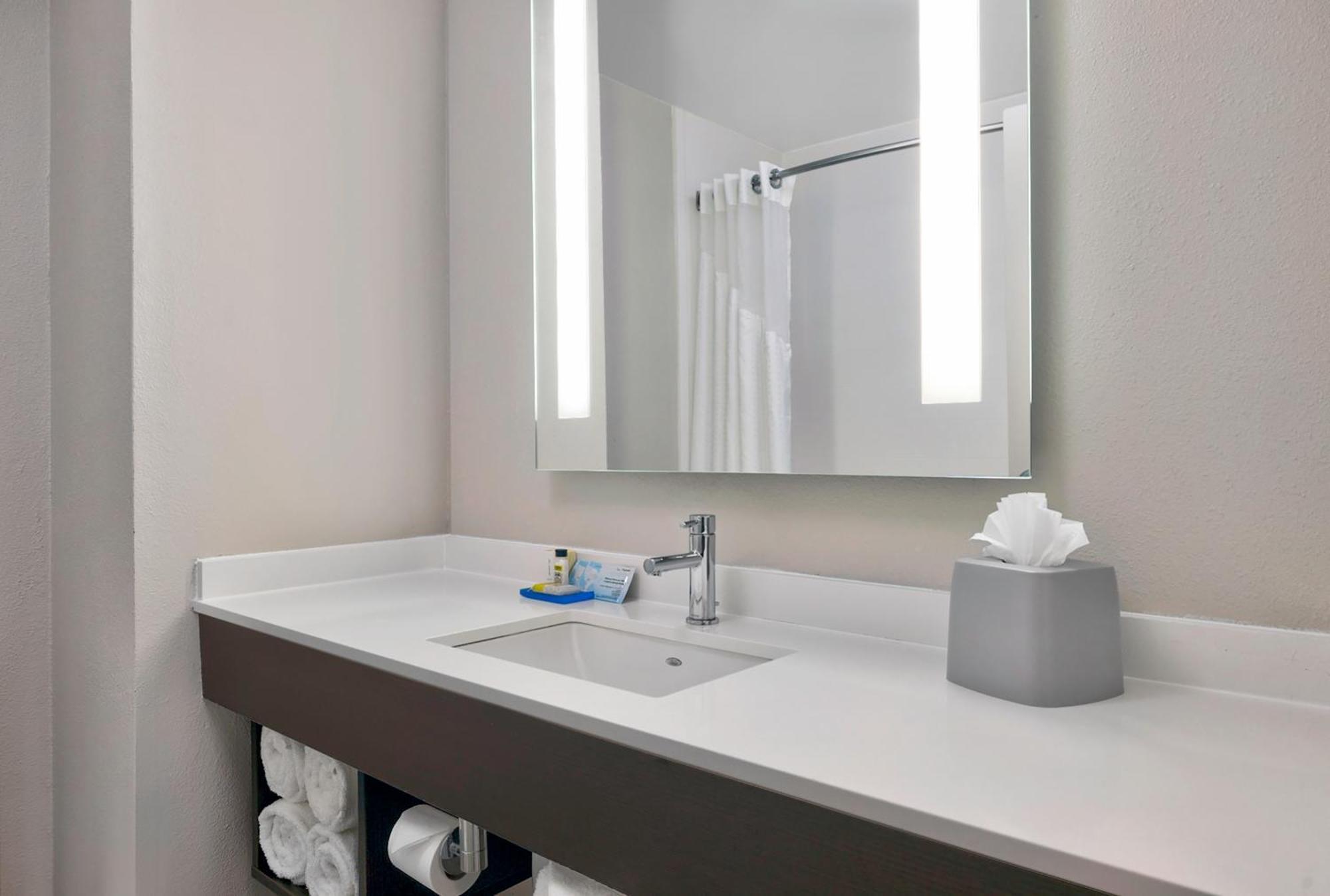 Holiday Inn Express & Suites Kansas City Airport By Ihg Luaran gambar