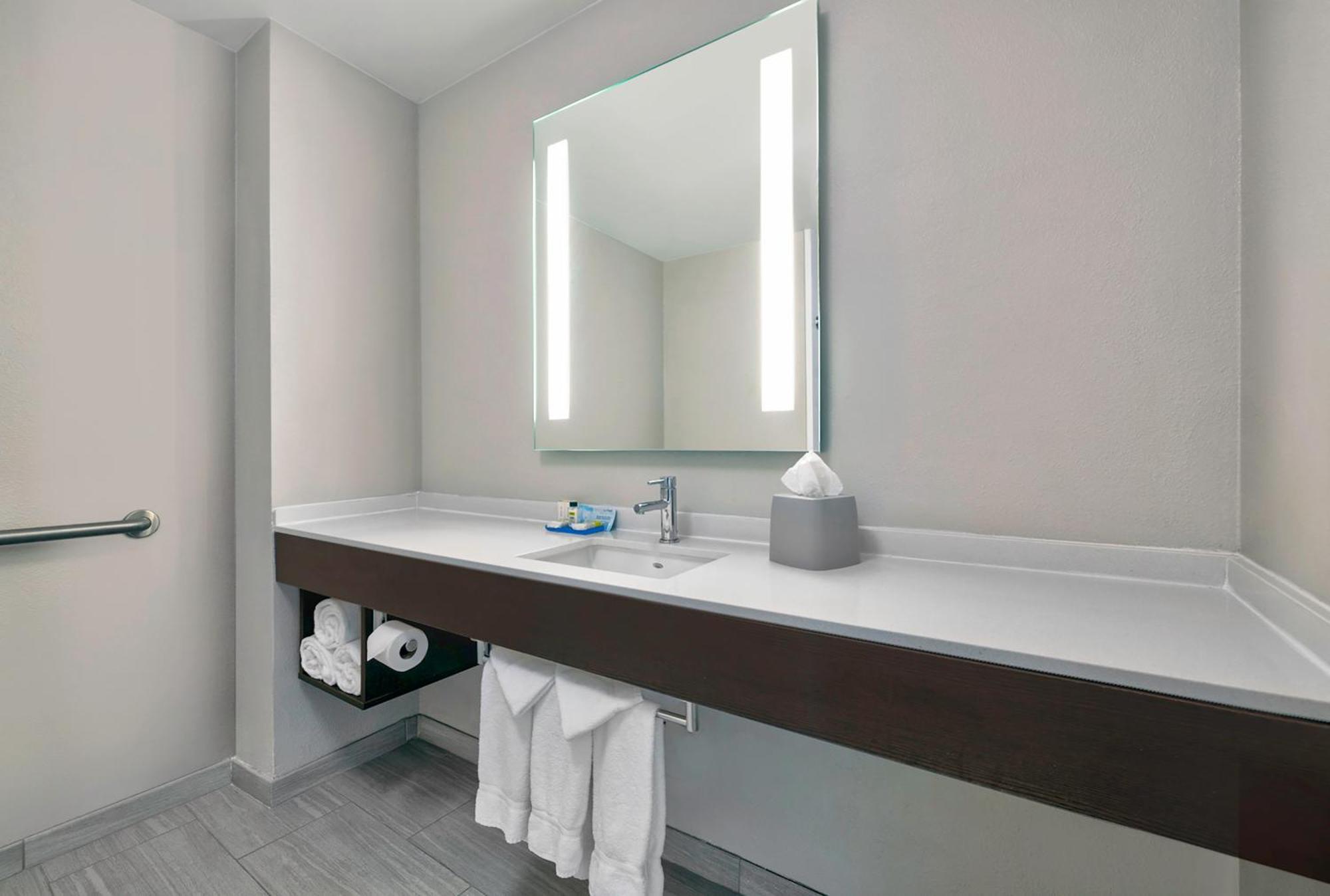 Holiday Inn Express & Suites Kansas City Airport By Ihg Luaran gambar