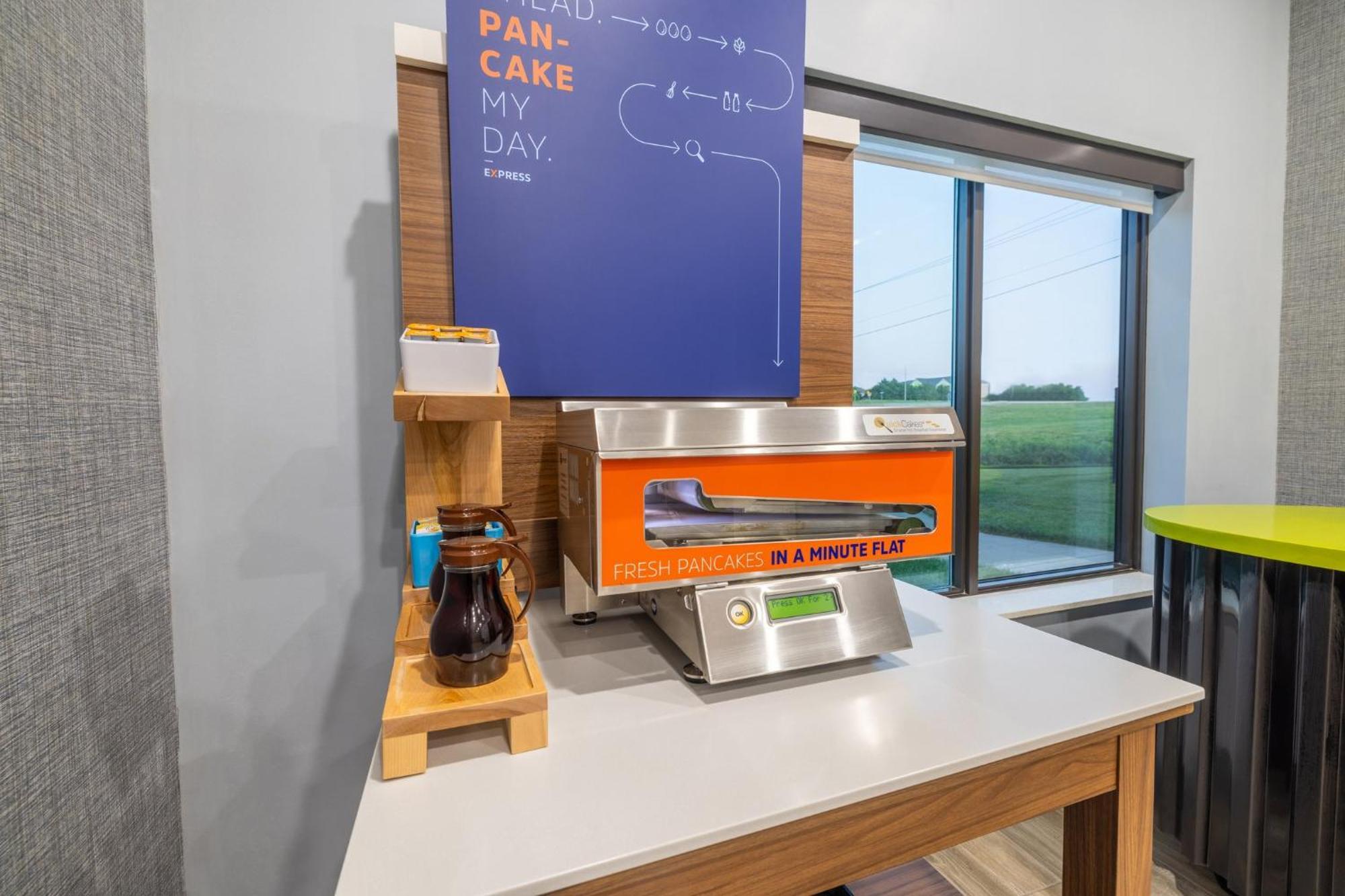 Holiday Inn Express & Suites Kansas City Airport By Ihg Luaran gambar