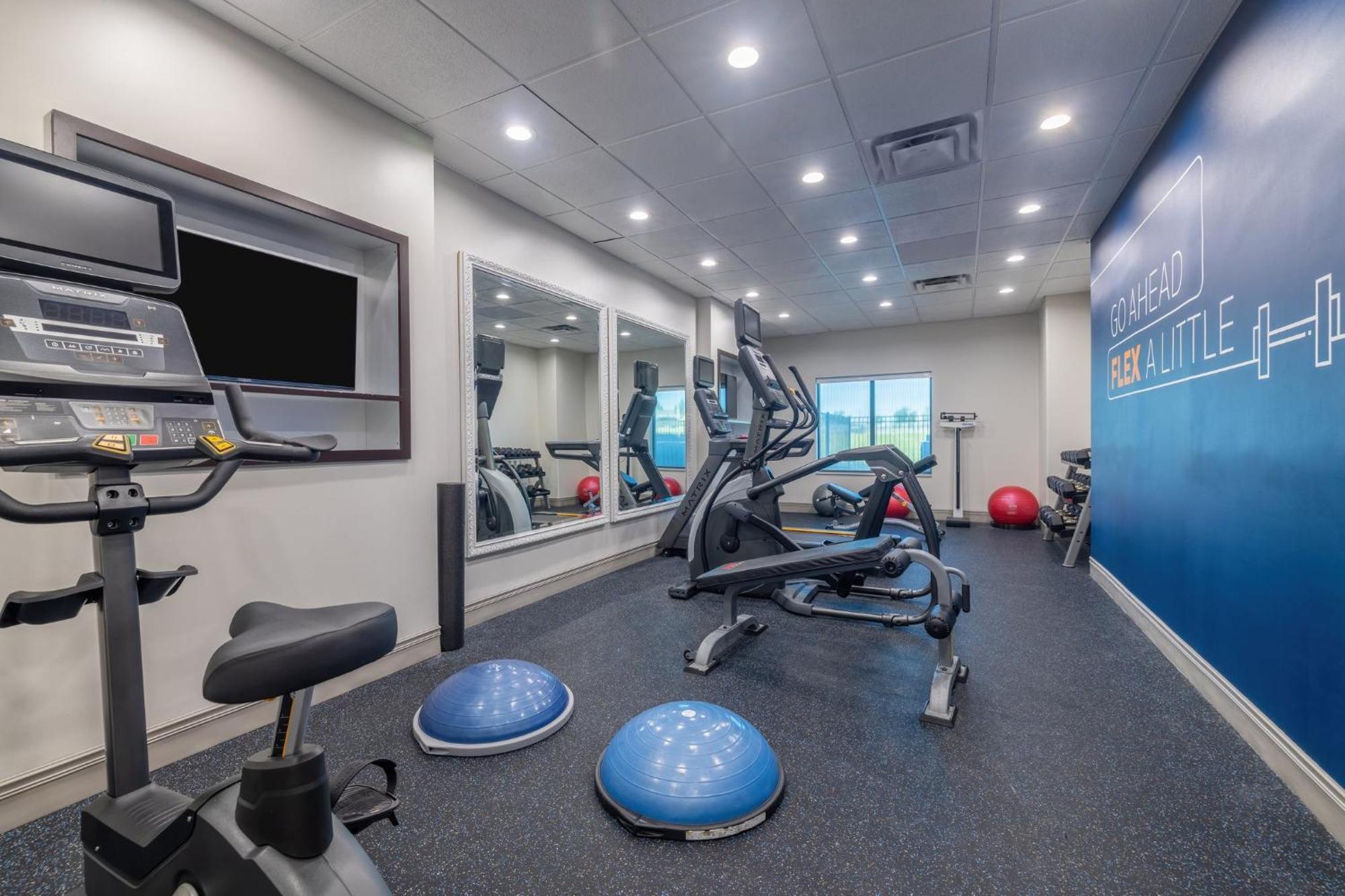 Holiday Inn Express & Suites Kansas City Airport By Ihg Luaran gambar