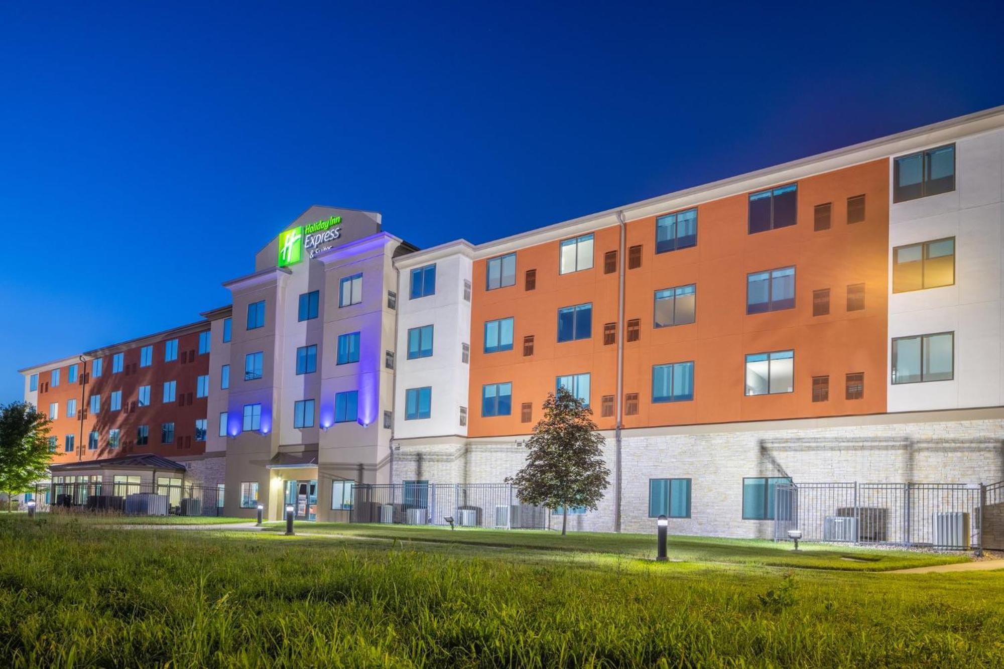 Holiday Inn Express & Suites Kansas City Airport By Ihg Luaran gambar